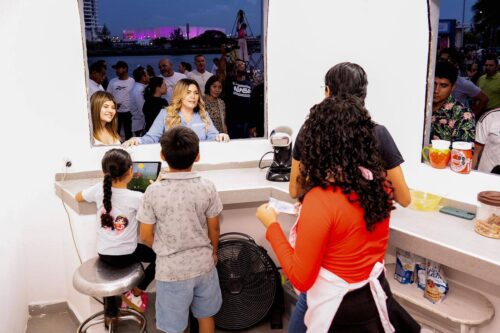 Maryjose Gamboa entregó módulos a comerciantes