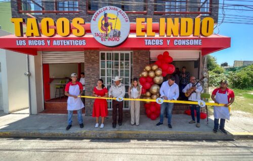 Maryjose Gamboa Torales, Presidenta Municipal de Boca del Río, acompañó la inauguración de nuevo local comercial