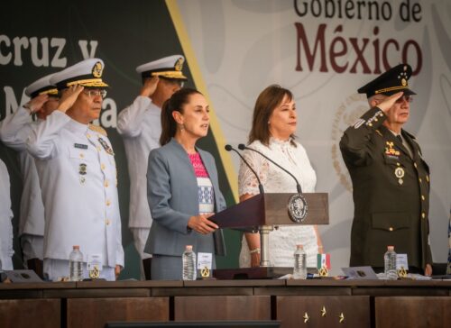 Maryjose Gamboa asistió al evento conmemorativo de la Heroica Escuela Naval Militar