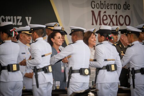 Maryjose Gamboa asistió al evento conmemorativo de la Heroica Escuela Naval Militar