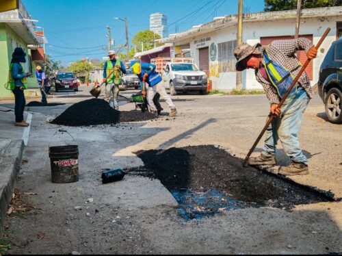 Trabajos de mantenimiento urbano en distintos puntos del municipio de Boca del Río