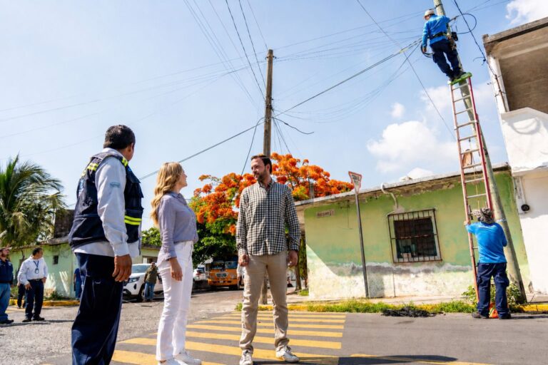 Maryjose Gamboa verificó el retiro de cables en desuso en un recorrido sorpresa