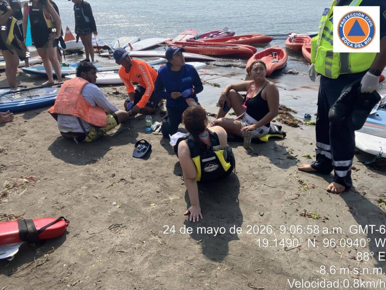 Protección Civil del municipio de Boca del Río atendió a las personas que estaban a la deriva