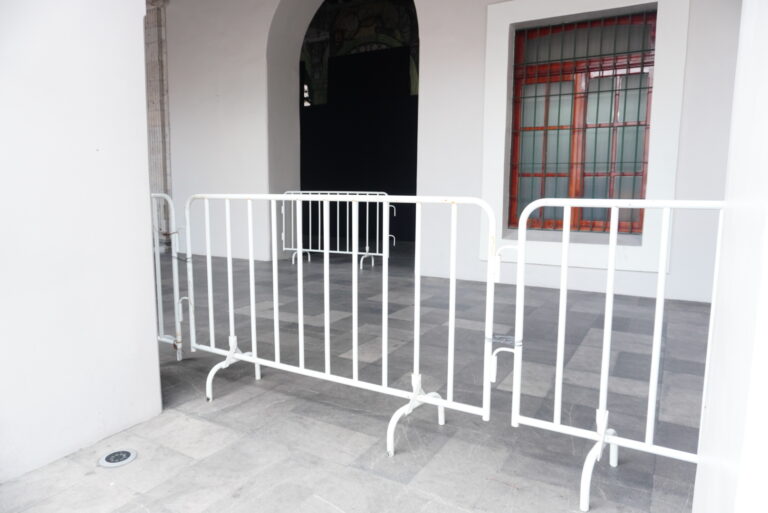 Resguardan los accesos al Palacio de Gobierno de Veracruz ante el arribo de productores cafetaleros/Fotos: Yerania Rolón