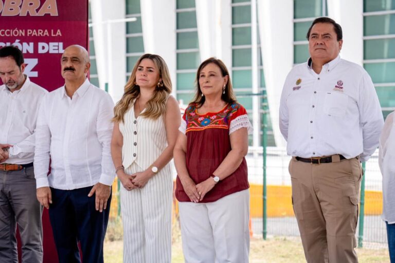 Alcaldesa de Boca del Río, Maryjose Gamboa, presente en el banderazo de inicio de la remodelación y ampliación del World Trade Center (WTC)