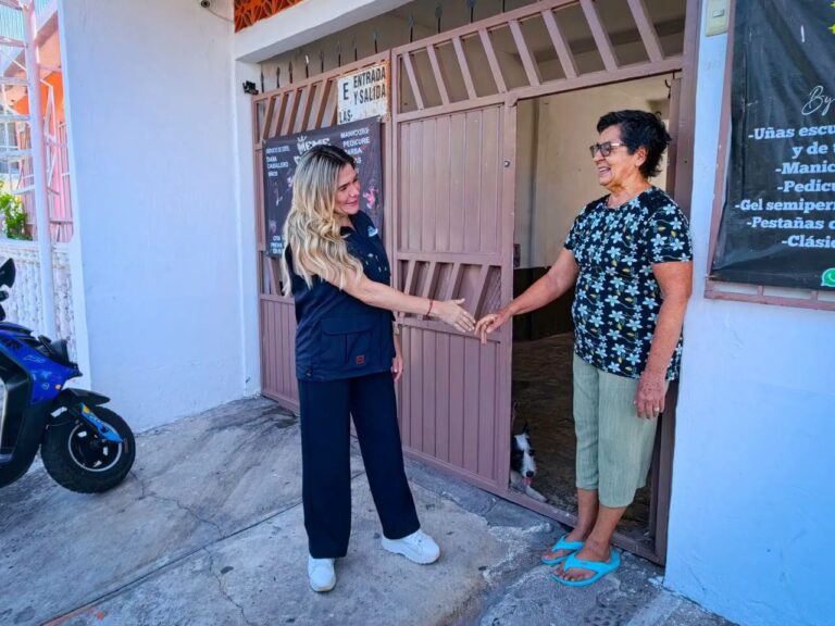 Maryjose Gamboa escucha directamente a los boqueños para conocer las condiciones y necesidades de la zona y atenderlas de primera mano