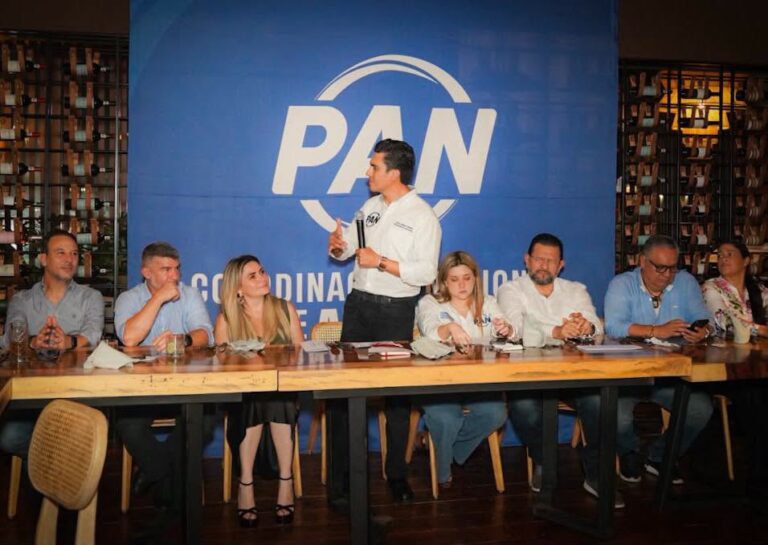 Alcaldesa Maryjose Gamboa es anfitriona de la reunión de alcaldes veracruzanos del PAN con su dirigencia nacional