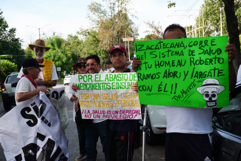 Marcha en Xalapa. “¡Ramos Alor, renuncia!/Foto de Yerania Rolón