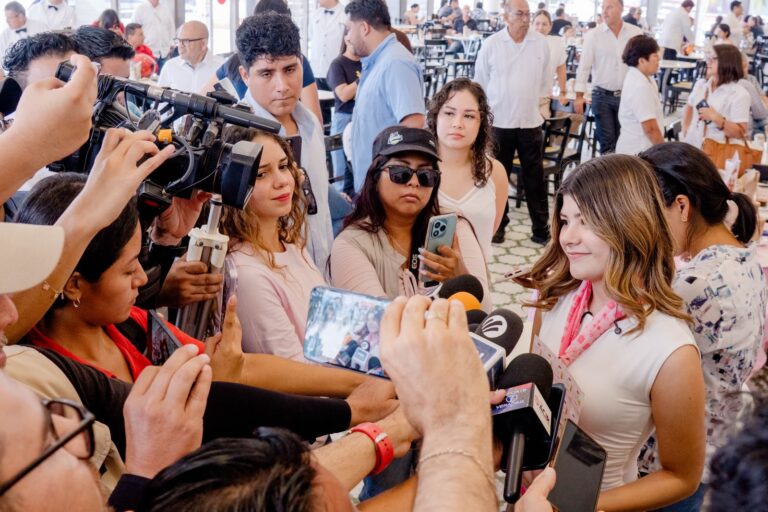 La alcaldesa de Boca del Río, Maryjose Gamboa, y la presidenta del DIF Municipal, María Paula Hakim Gamboa, presentaron la campaña “Un café con causa”
