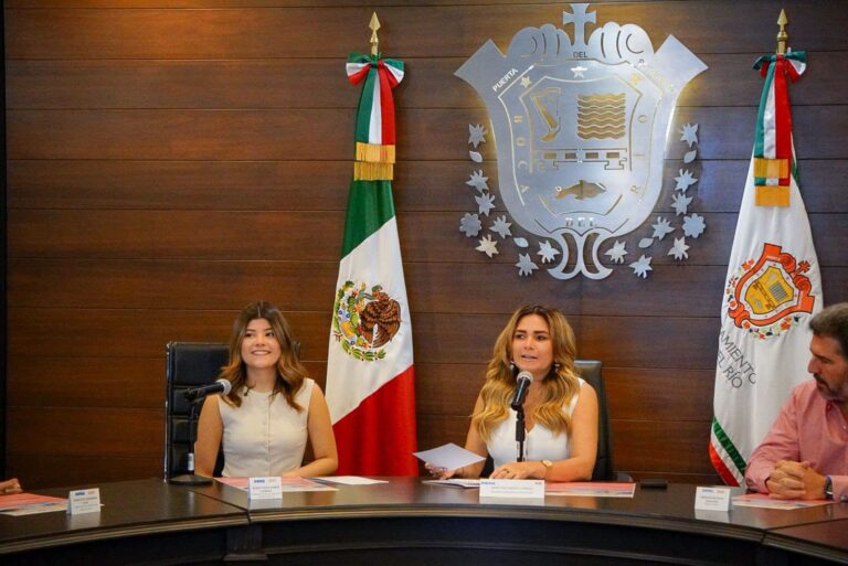 La presidenta municipal de Boca del Río, Maryjose Gamboa Torales y la presidenta del DIF municipal, María Paula Hakim Gamboa, presentaron la Brigada Odontológica Gratuita