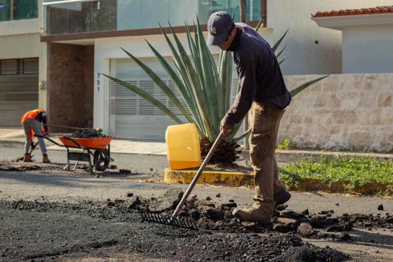 Cuadrillas de bacheo realizaron trabajos en diversos puntos del municipio