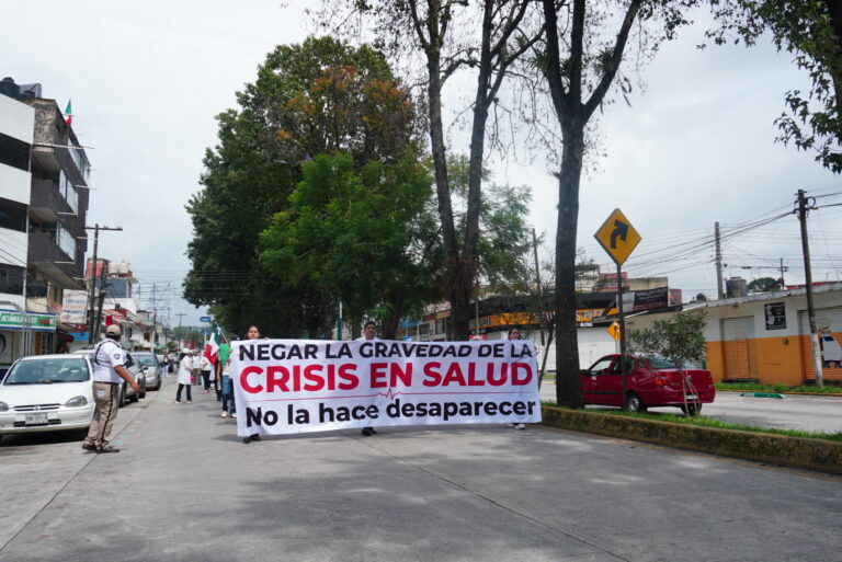 Otra manifestación en contra de Roberto Ramos Alor, delegado del IMSS Bienestar en Veracruz/Foto de Yerania Rolón
