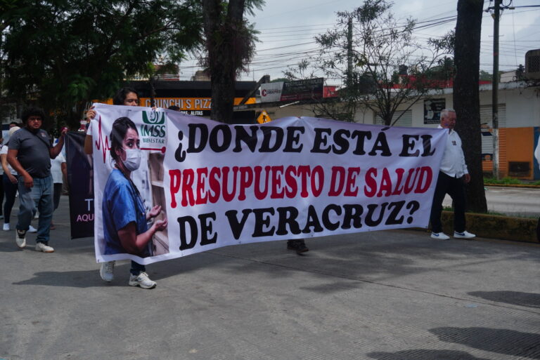 Otra manifestación en contra de Roberto Ramos Alor, delegado del IMSS Bienestar en Veracruz/Foto de Yerania Rolón