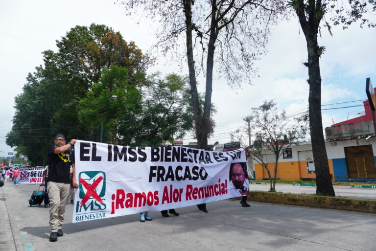 Otra manifestación en contra de Roberto Ramos Alor, delegado del IMSS Bienestar en Veracruz/Foto de Yerania Rolón