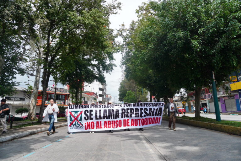 Otra manifestación en contra de Roberto Ramos Alor, delegado del IMSS Bienestar en Veracruz/Foto de Yerania Rolón