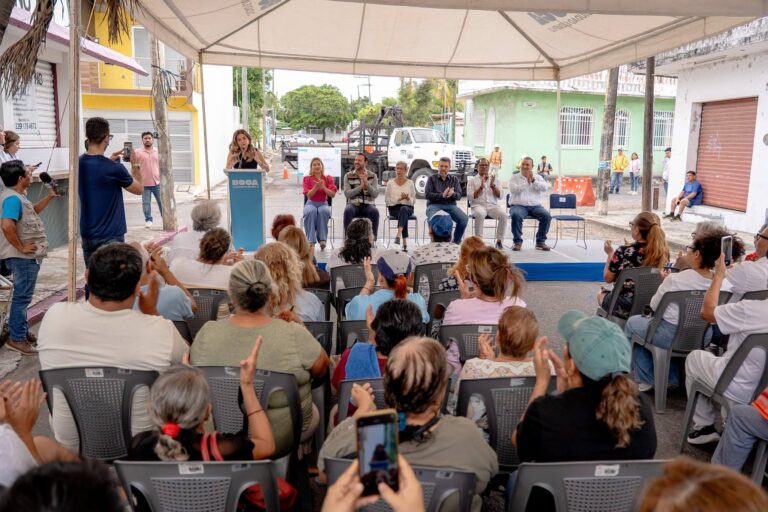 La alcaldesa de Boca del Río, Maryjose Gamboa Torales, puso en marcha el programa de rehabilitación del sistema de alumbrado público en la colonia Villa Rica